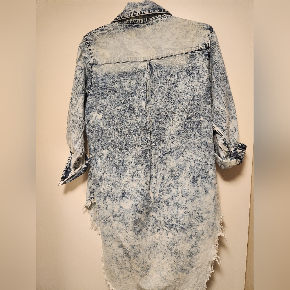 THRILL JEANS Ultra Fashionable Distressed Denim Street Wear Women's Shirt Size M - Picture 4 of 7